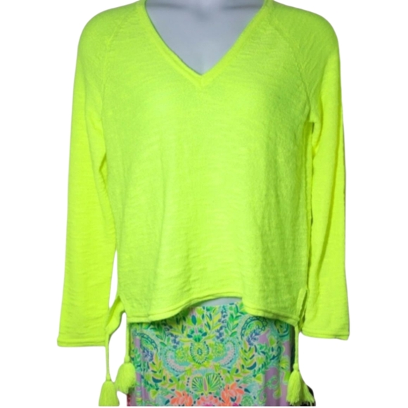 Lilly Pulitzer Jody V-Neck Sweater in Prickly Pear Size Large - Picture 2 of 7